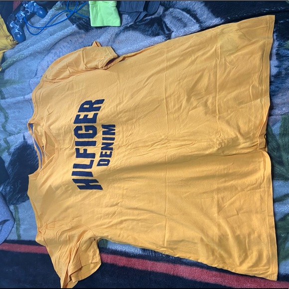 Tommy Hilfiger Tee - Picture 1 of 2